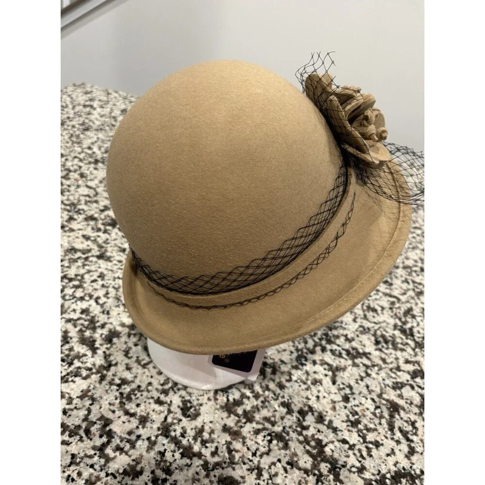 Matiose wool cloche